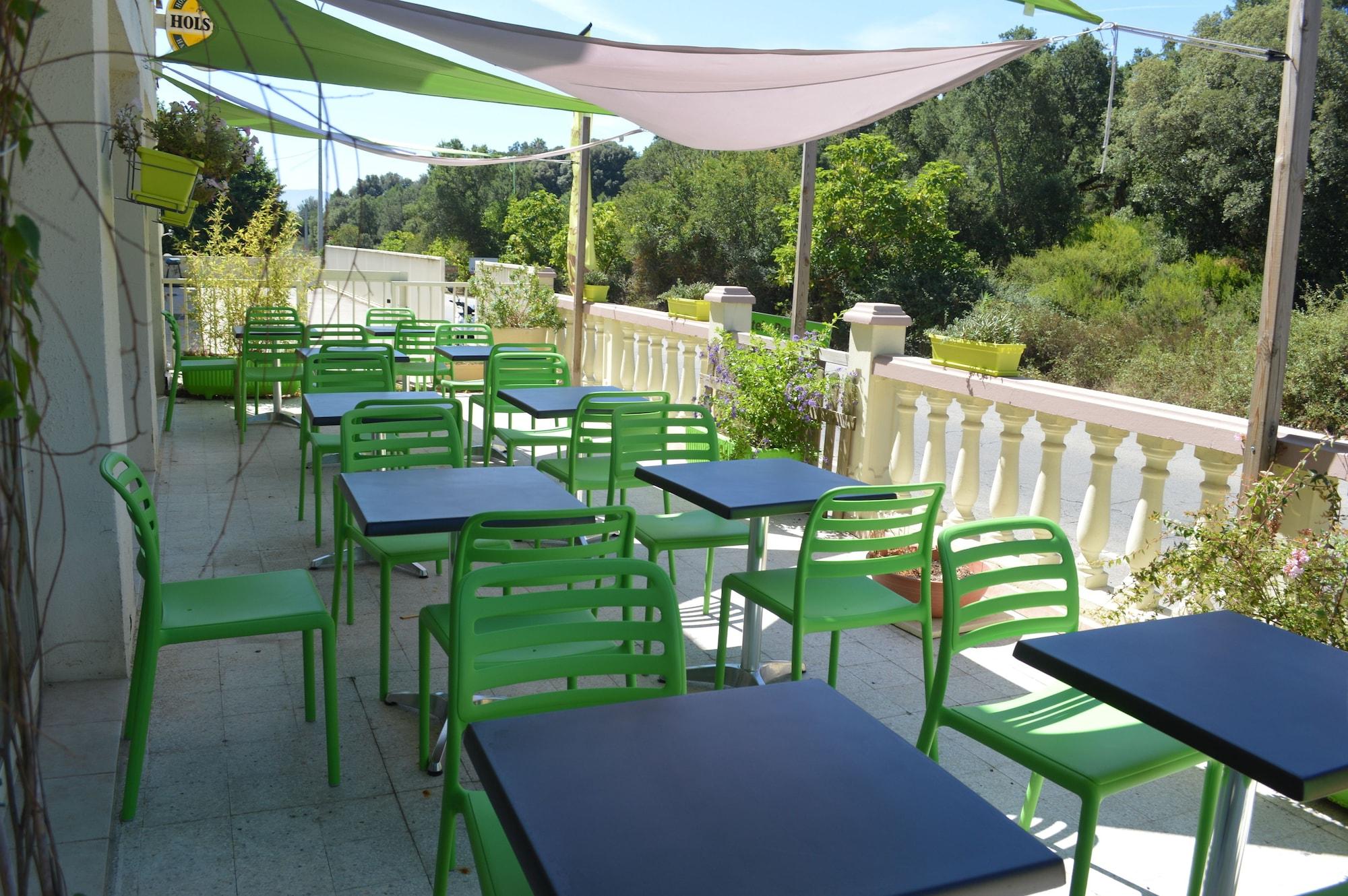 Le Riviera Hotel Alata